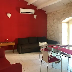 Via Longa Domus , Módica Italia